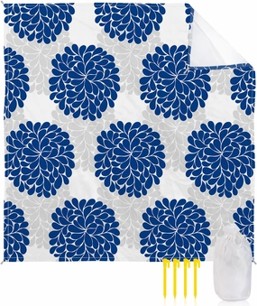 Beach Blanket Sandproof, Blue Gray Flower Hydrangea Waterproof Beach Mat Lightweight Quick Drying Picnic Blanket Beach Essentials for Travel Camping Hiking 95x80in