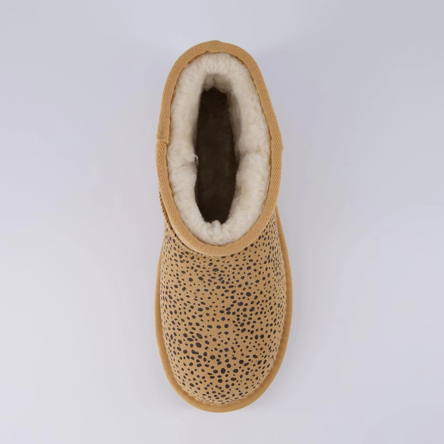 CUSHIONAIRE Women's Hipster pull on boot  Memory Foam