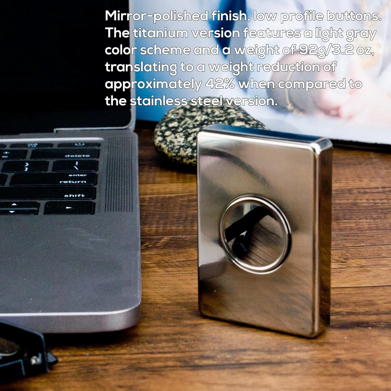 DjuiinoStar Premium Fidget Spinner (Mirror-Polished Titanium), Brutalist Design, Great Stuff to Occupy Your Hand, Stress Relief Aid, The for Fidget Enthusiasts DFS-40T