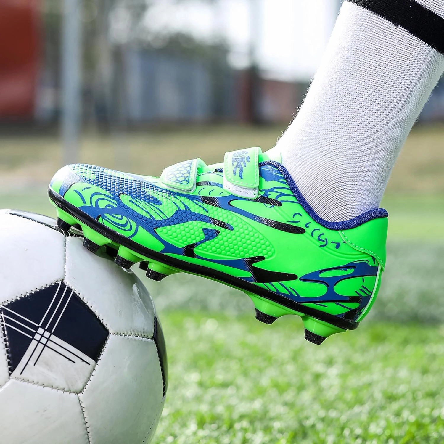 Kids Soccer Cleats Boys Girls Firm Ground Soccer Shoes Youth Professional Athletic Outdoor Football Cleats Shoes