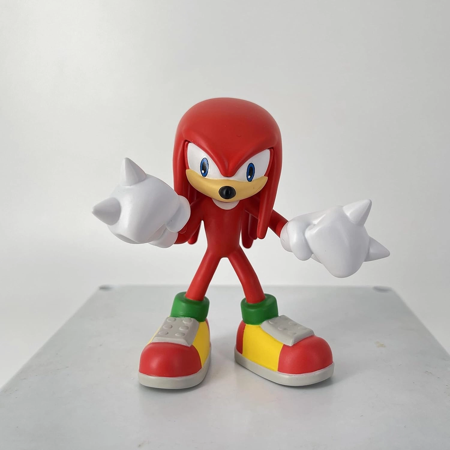 Knuckles Figure - Sonic Multicoloured Y90312