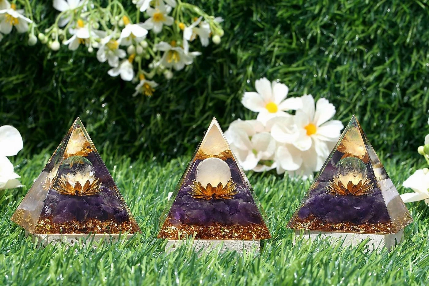 LAIDANLA Amethyst Orgone Pyramid Healing Crystals Orgonite Pyramid Flower of Life Positive Energy Spiritual Reiki Gemstone Pyramid for Anti-Stress Inspirational Attracts Success Decor Gifts