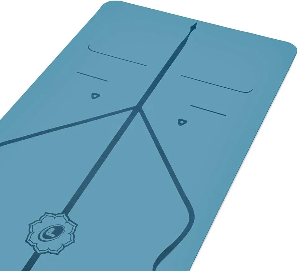 Liforme Travel Yoga mat – Patented Alignment System, Warrior-Like Grip, Non-Slip, Eco-Friendly, Ultra-Lightweight and Sweat Resistant, Made with Natural Rubber