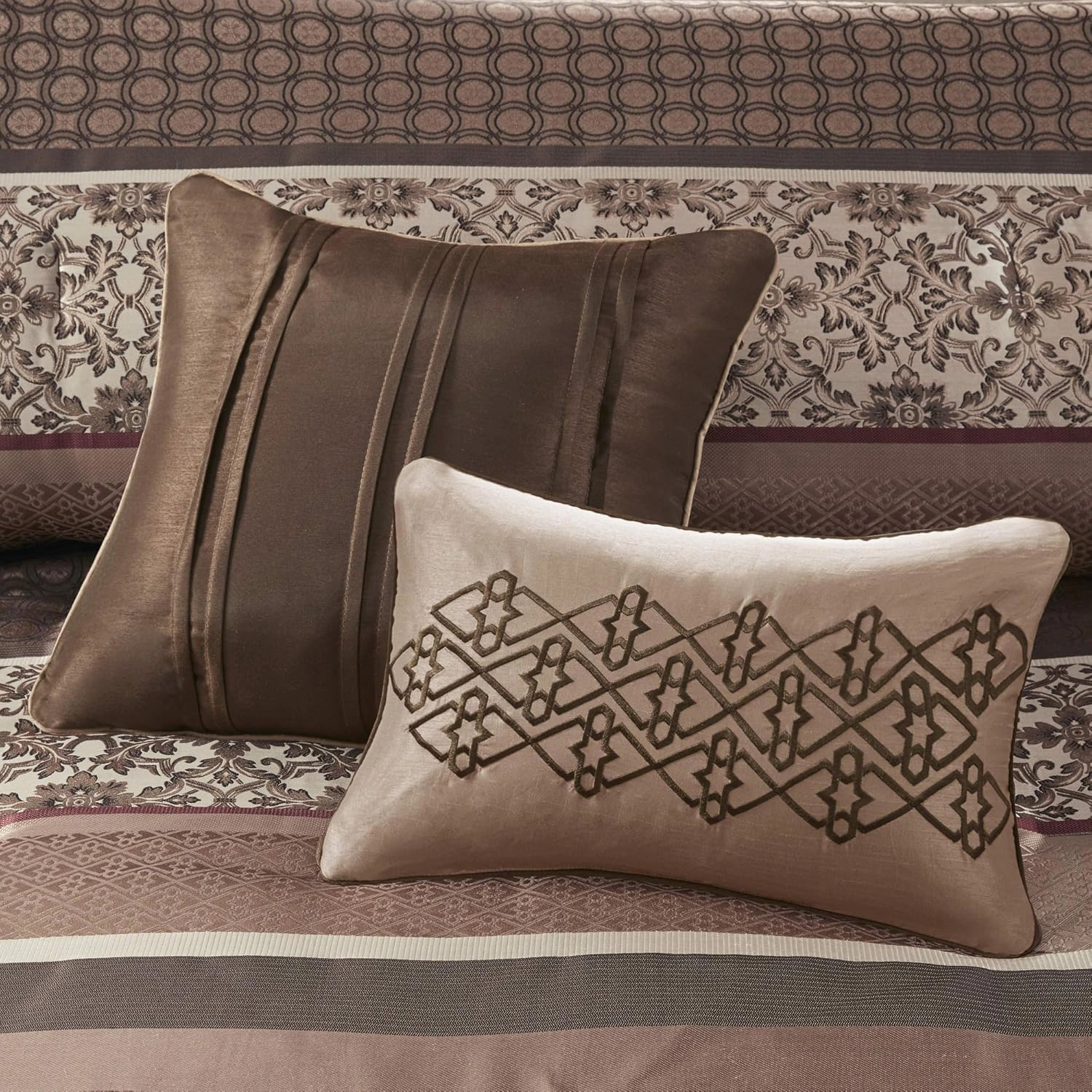 Madison Park Princeton Cozy Comforter Set - Luxurious Jaquard Traditional Damask Design, All Season Down Alternative Bedding with Matching Shams, Decorative Pillow, Cal King(104"x92"), Red 7 Piece