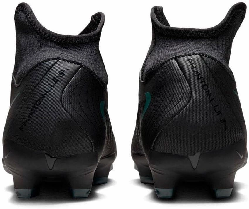Nike Men's Phantom Luna Ii Academy Fg/Mg Sneaker