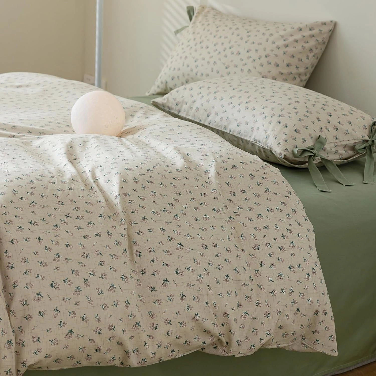 Pink Floral Duvet Cover Queen Coquette Bedding Set Queen Vintage Aesthetic Flower Cute Girls Duvet Cover Set with 2 Green Bowknot Pillow Shams Soft Cotton Shabby Chic Cream Comforter Cover