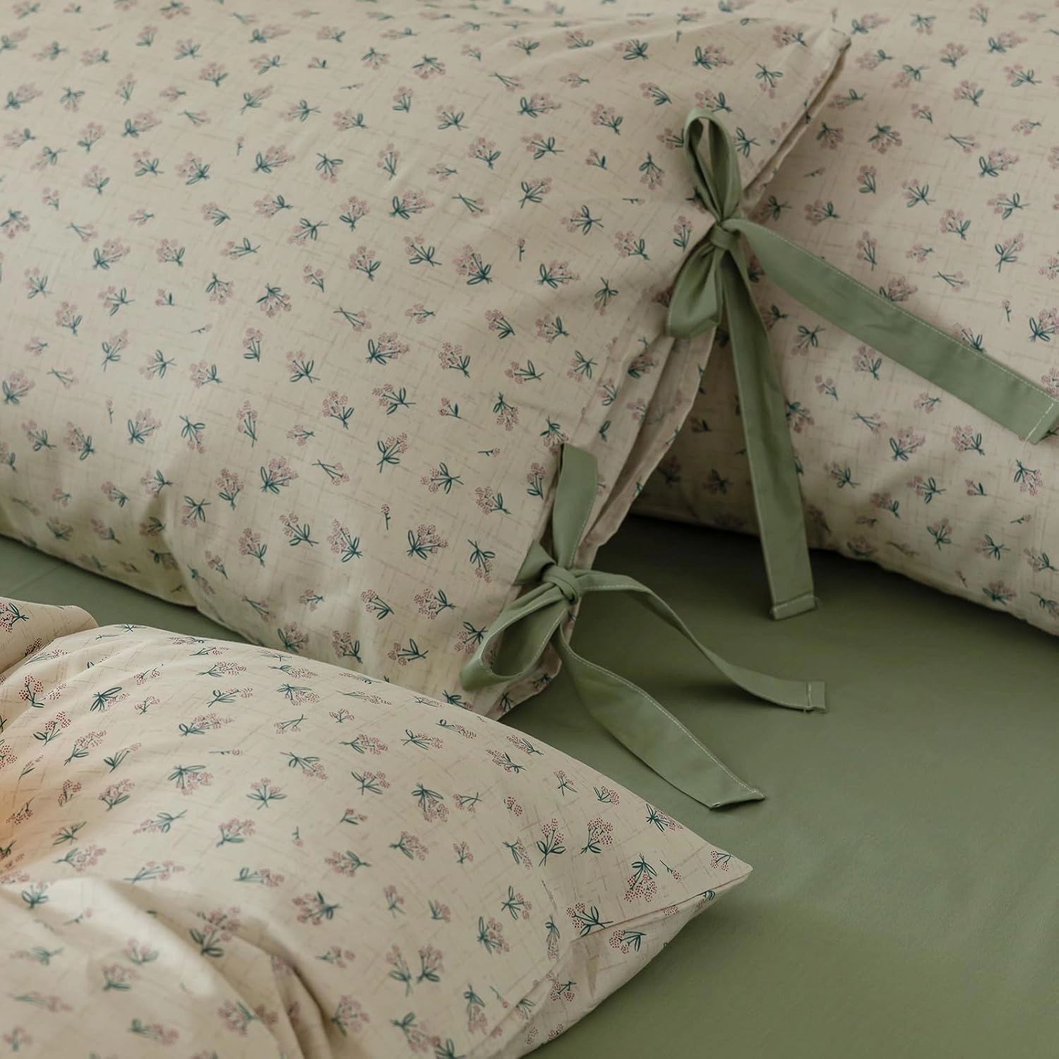Pink Floral Duvet Cover Queen Coquette Bedding Set Queen Vintage Aesthetic Flower Cute Girls Duvet Cover Set with 2 Green Bowknot Pillow Shams Soft Cotton Shabby Chic Cream Comforter Cover