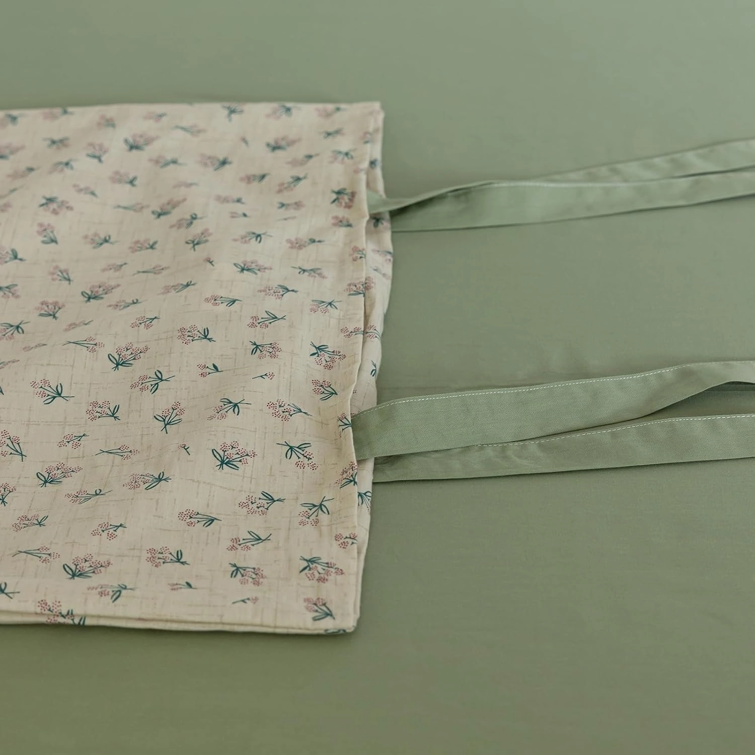 Pink Floral Duvet Cover Queen Coquette Bedding Set Queen Vintage Aesthetic Flower Cute Girls Duvet Cover Set with 2 Green Bowknot Pillow Shams Soft Cotton Shabby Chic Cream Comforter Cover