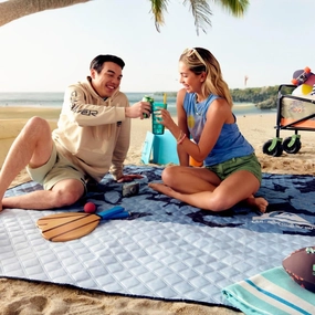QUIKSILVER Sand-Free Beach Mat – Large Water-Resistant Outdoor Picnic Blanket, Lightweight Foldable Mat for Beach, Camping, Park, or Travel – Fits 4-6 People, Quick-Dry, Durable