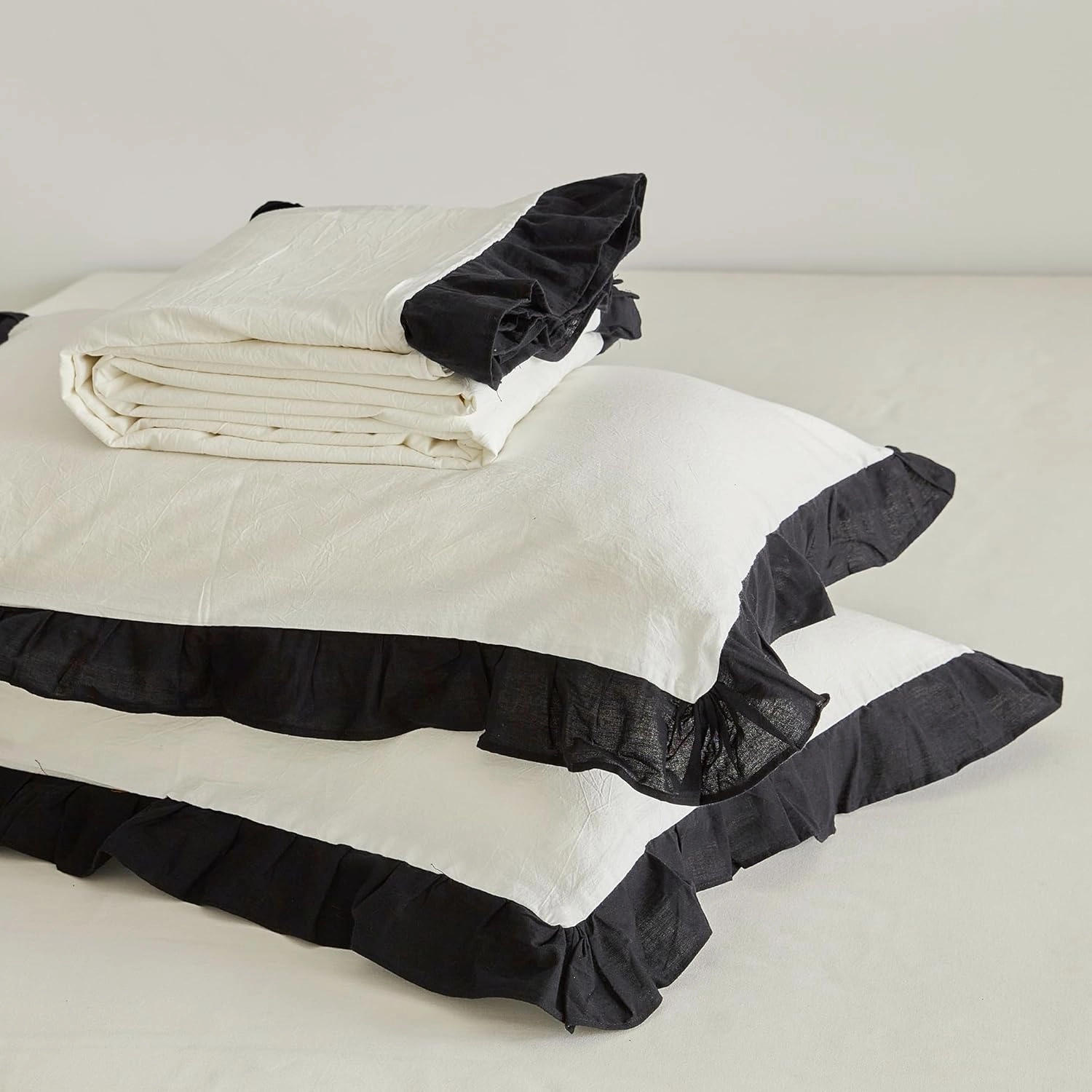 SUSYBAO Ruffle Duvet Cover Queen 100% Washed Cotton Black Ruffled Duvet Cover 3 Pieces Set 1 Cute Black White Lace Duvet Cover with Zipper Ties 2 Pillow Shams Soft Farmhouse Princess Bedding Set