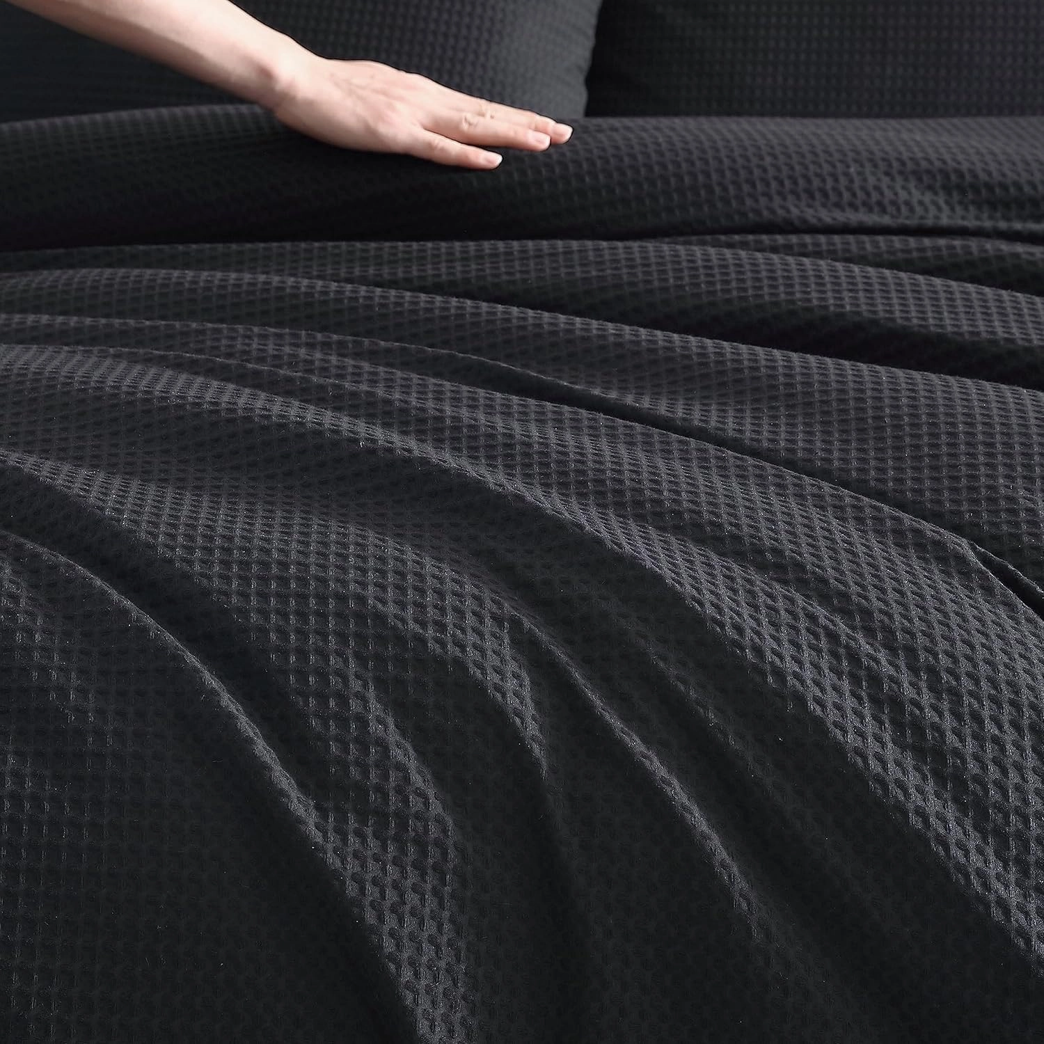 Vera Wang - King Comforter Set, Luxury Cotton Bedding Set with Matching Shams, Chic Room Essentials (Waffle Pique Black, King)