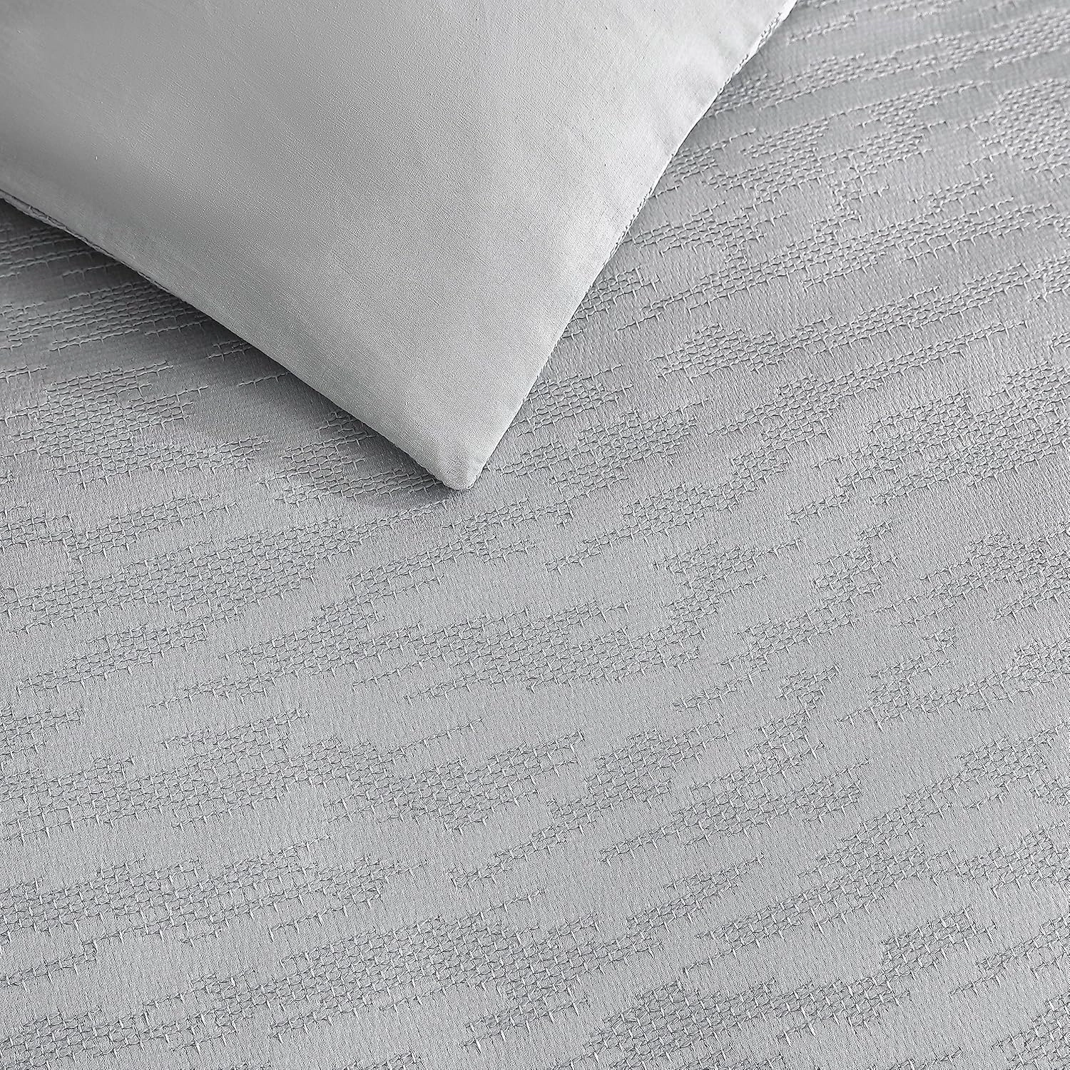 Vera Wang - King Duvet Cover Set, Luxury Bedding with Matching Shams, Designer Bedding Set (Illusion Grey, King)